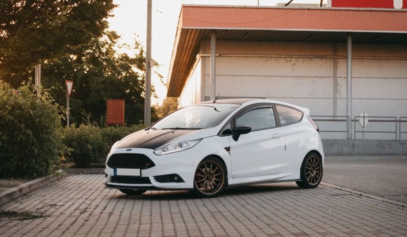 
								Ford Focus ST-Line full									